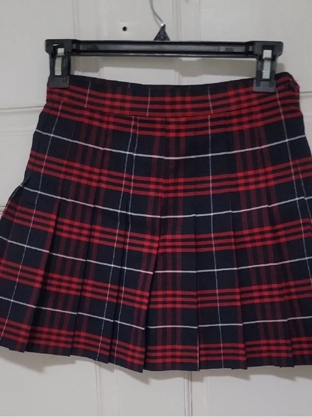 American Apparel Red and Navy Plaid Pleated Mini Skirt - Picture 7 of 10